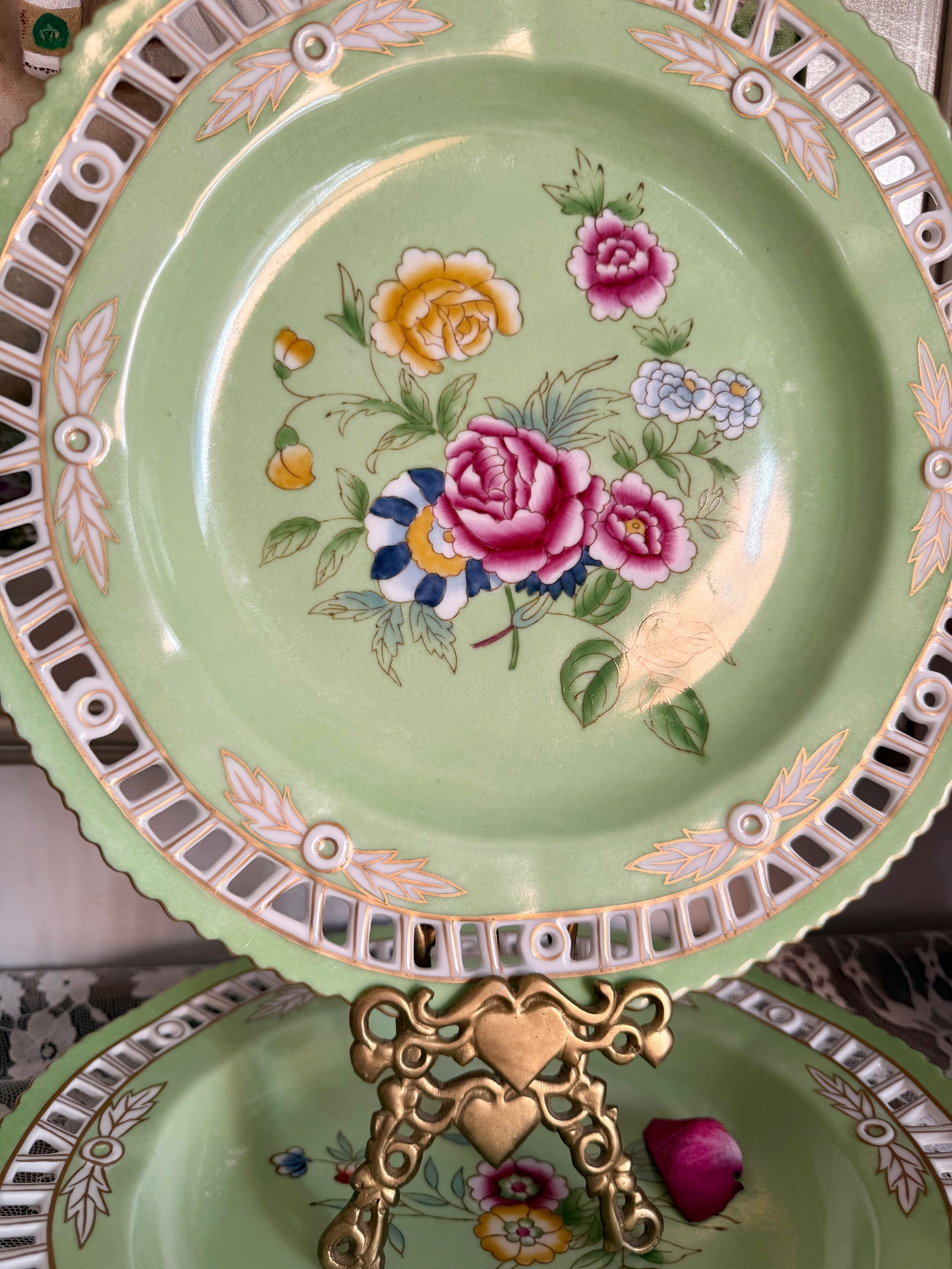 Pistachio Green Chelsea House Plate Set