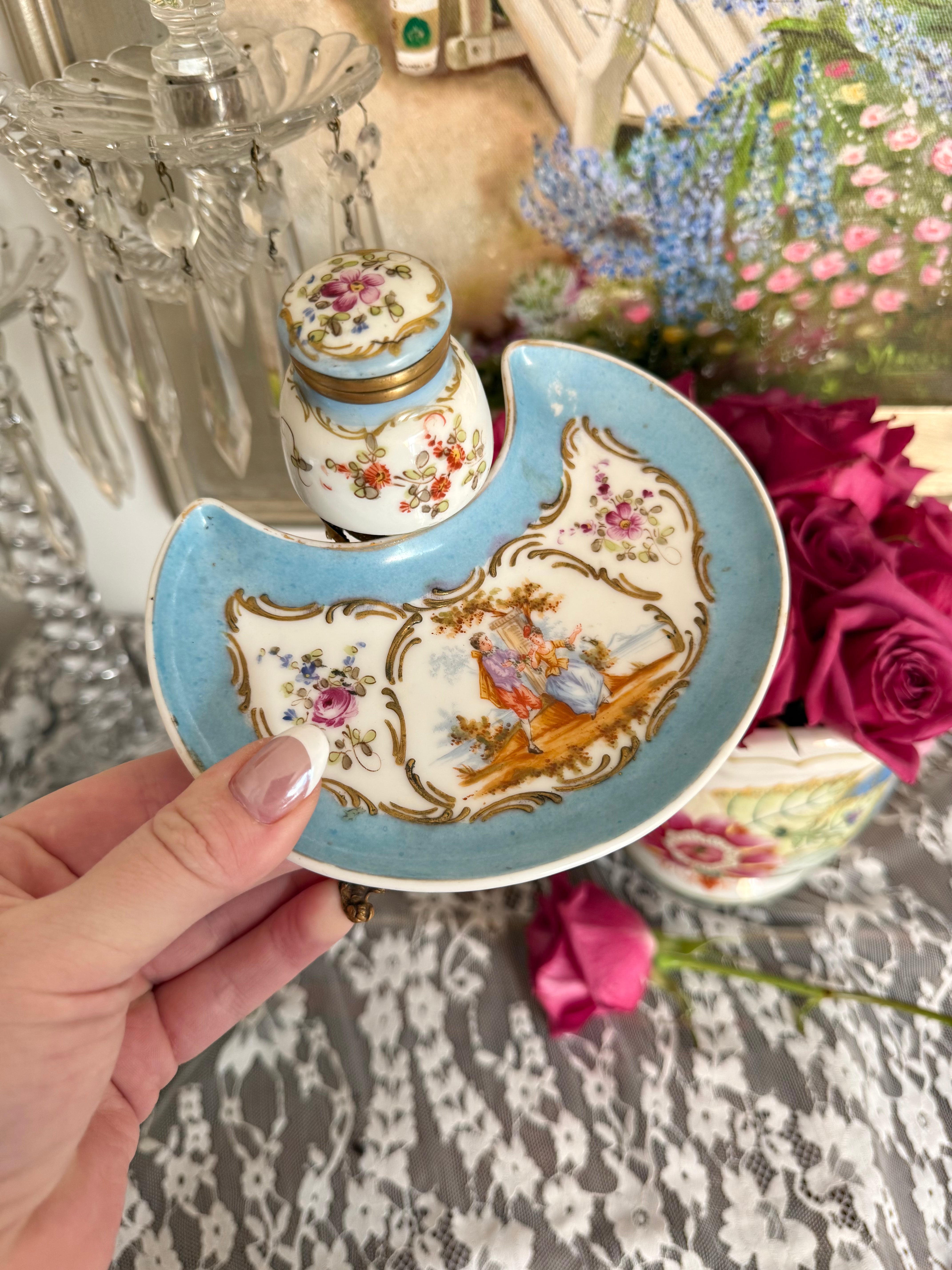 インクウェル ペントレイ ブロンズ製 女神 フランスアンティーク Antique French Porcelain Inkwell – The Hesse House