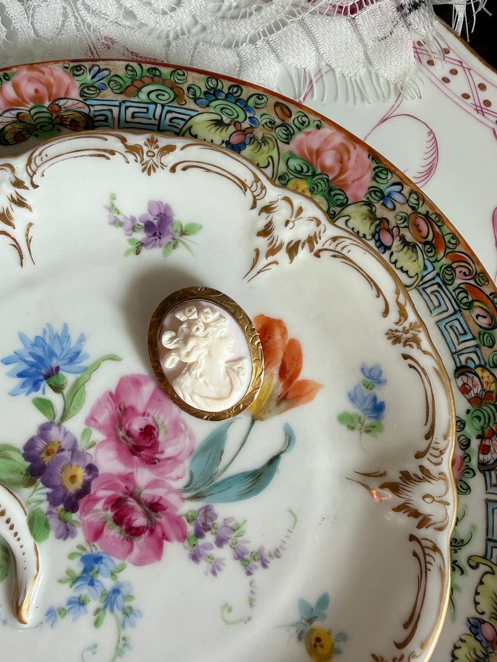 Victorian 10k Pink Cameo Shell Pendant Brooch