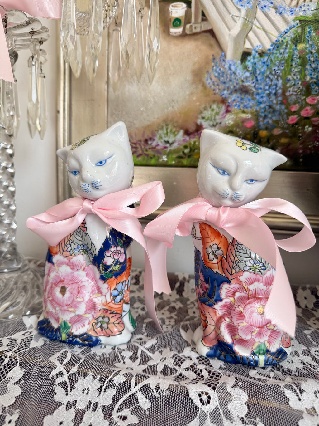 Tobacco Leaf Staffordshire Kitty Pair