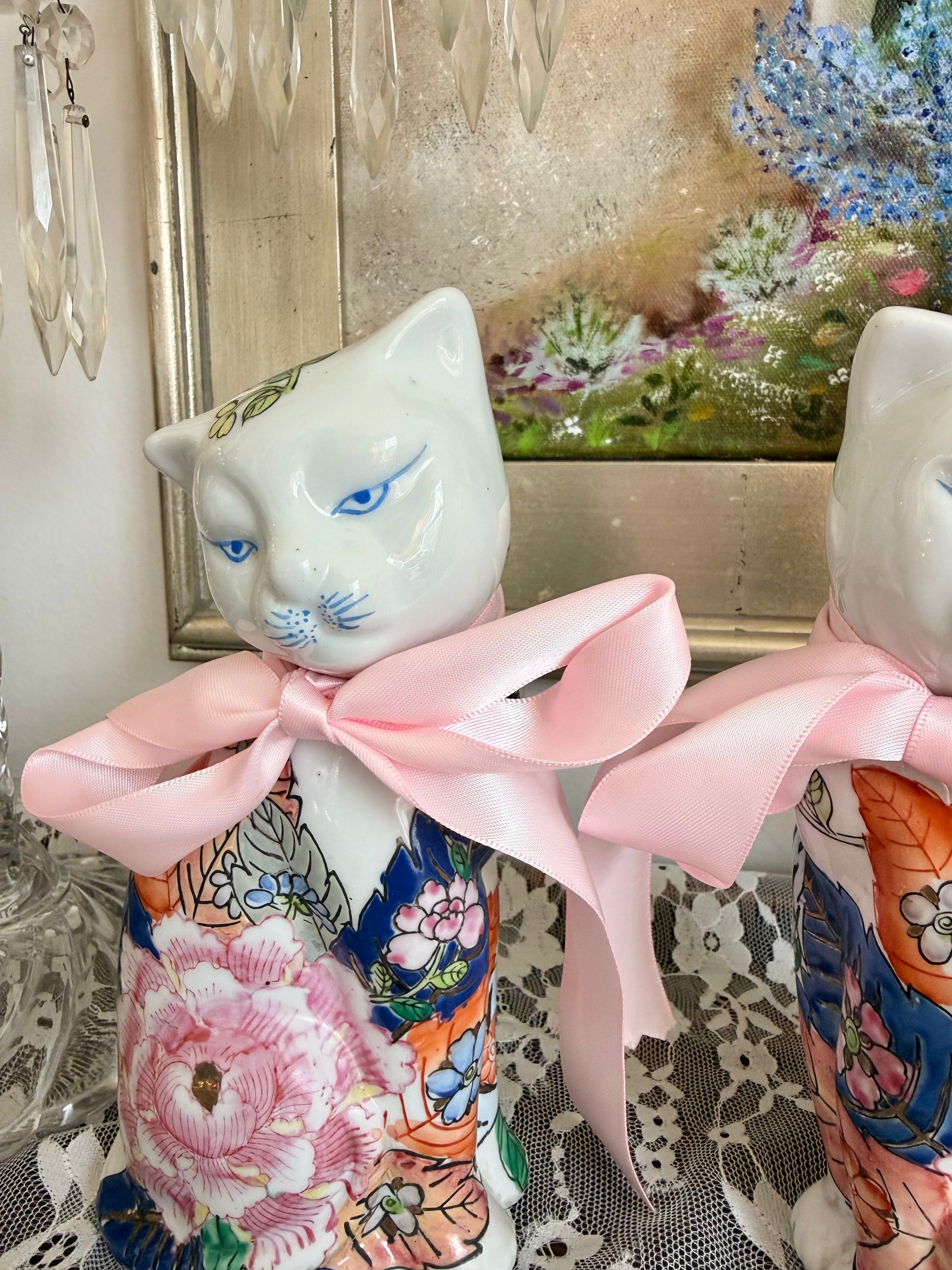 Tobacco Leaf Staffordshire Kitty Pair